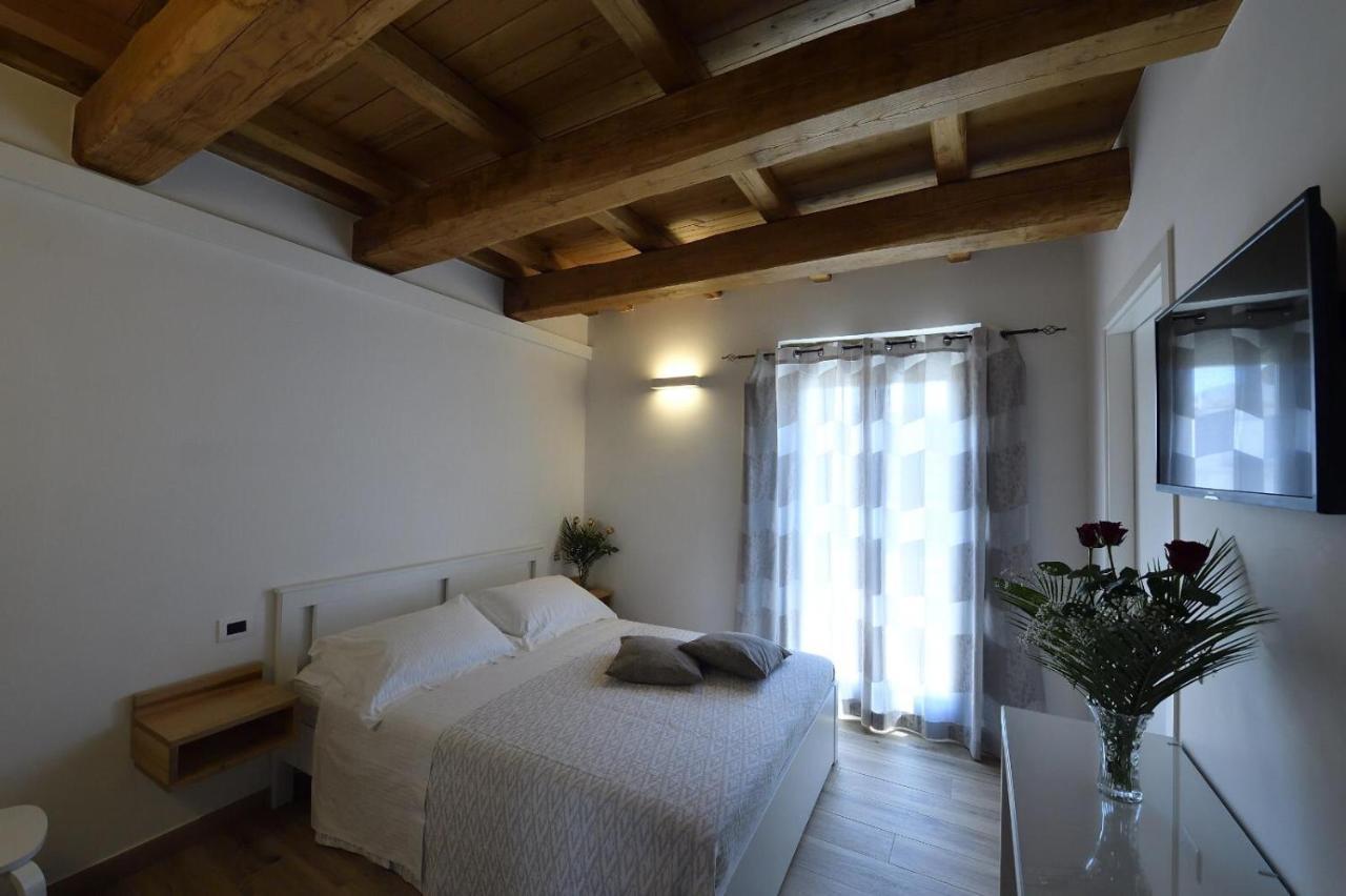 Le Benedettine Affittacamere Relais Fondi Εξωτερικό φωτογραφία